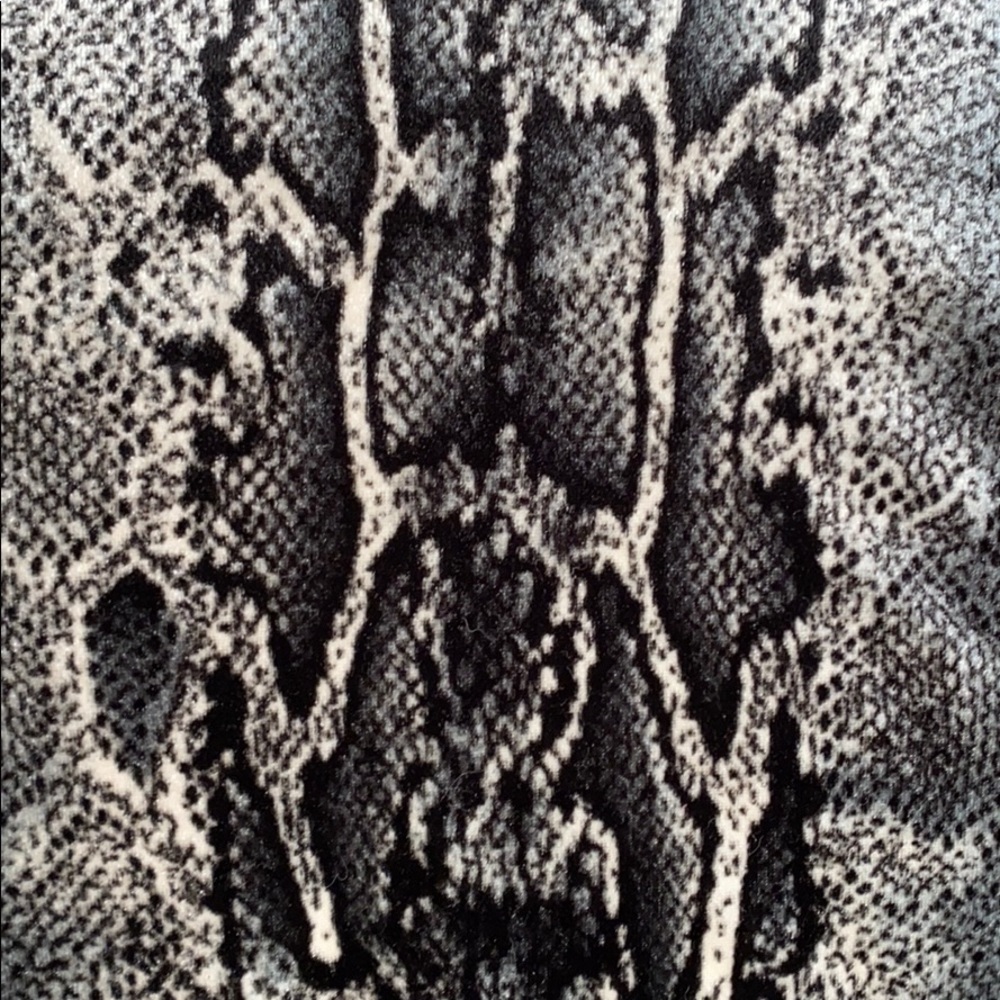 90s VINTAGE | Velvet Python Top - Picture 5 of 7